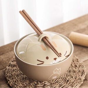 [NEW WITH BOX] CAT DESIGN BOWL WITH LID AND CHOPSTICKS
